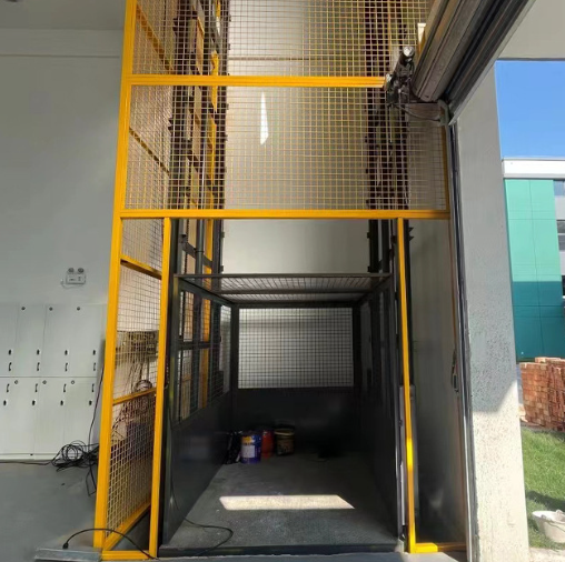 衡阳导轨式升降机助力物流园破解运输难题