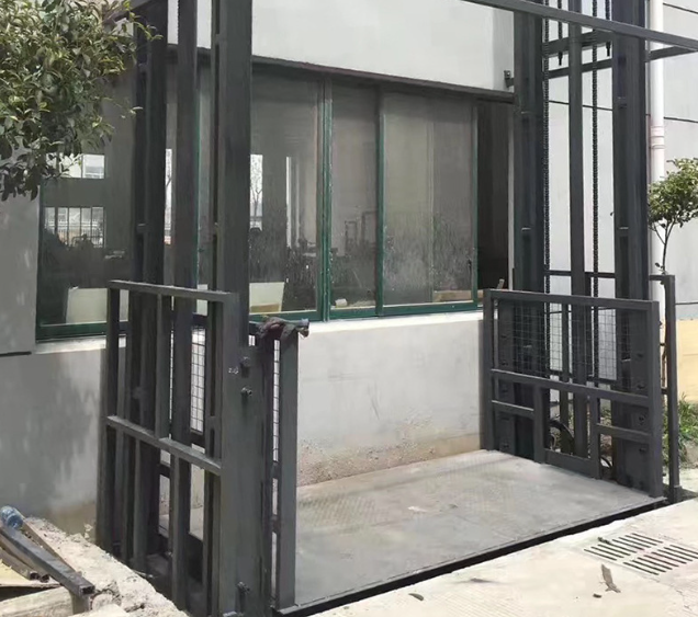 衡阳导轨式施工升降机助力民生工程提速增效